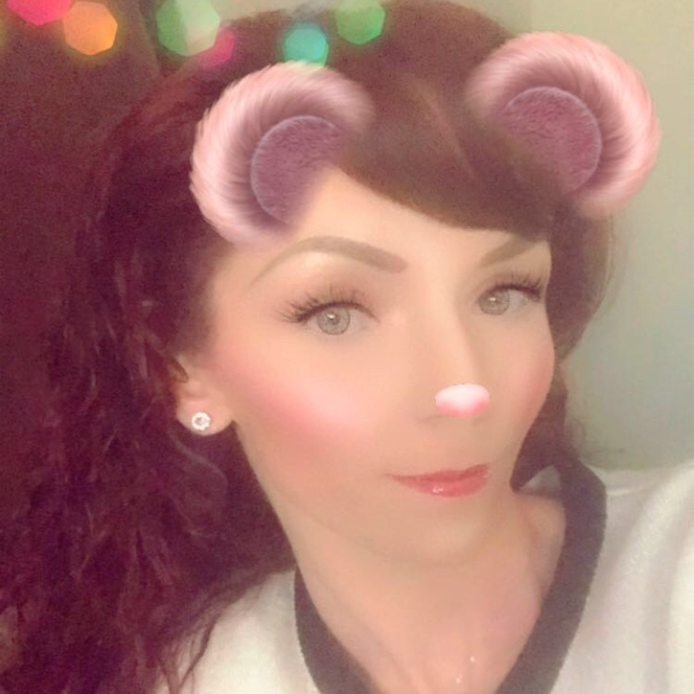 Meet your Posher, Monique
